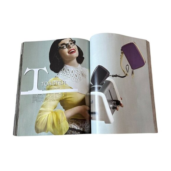 Vogue Accessory Magasine, Italian Vogue, March 2012. - Picture 3 of 11